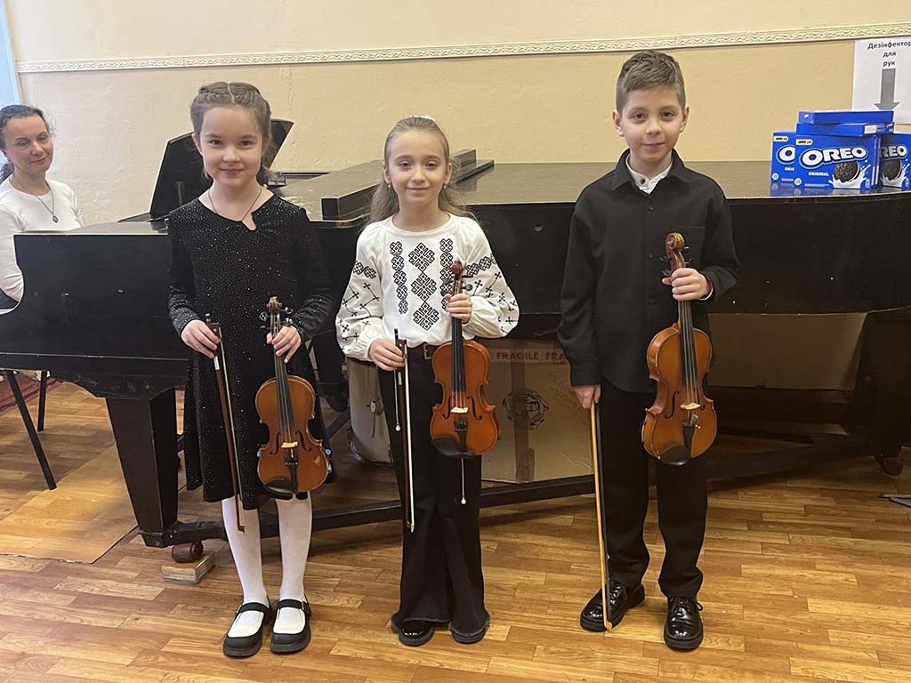 "СВЯТО ПЕРШОКЛАСНИКА" на струнно-смичковому відділі