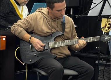 В рамках проведення благодійної акції «Тепла хвиля», сьогодні в арт-просторі Полтавської дитячої музичної школи №1 пройшов арт-клуб Jazz&Blues!