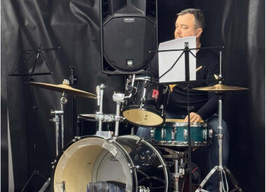 В рамках проведення благодійної акції «Тепла хвиля», сьогодні в арт-просторі Полтавської дитячої музичної школи №1 пройшов арт-клуб Jazz&Blues!