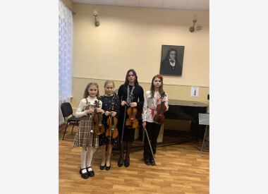 Учні молодших класів струнно-смичкового відділу склали свій передноворічний іспит