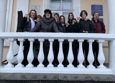 Щоб у нашій у оселі всі свята були веселі