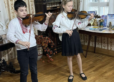 Концертна програма до Дня Європи в Україні та Міжнародного Дню Матері в музеї -садибі І.П.Котляревського