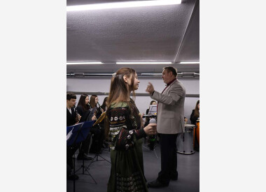 Сьогодні в Арт-просторі відбулася особлива подія — презентація міського естрадного оркестру Vibe Junior Band під керівництвом Заслуженого артиста України Едуарда Головашича.