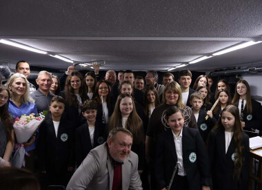 Сьогодні в Арт-просторі відбулася особлива подія — презентація міського естрадного оркестру Vibe Junior Band під керівництвом Заслуженого артиста України Едуарда Головашича.