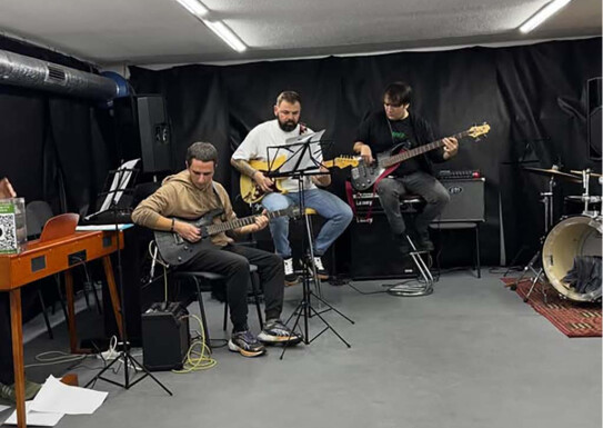 В рамках проведення благодійної акції «Тепла хвиля», сьогодні в арт-просторі Полтавської дитячої музичної школи №1 пройшов арт-клуб Jazz&Blues!