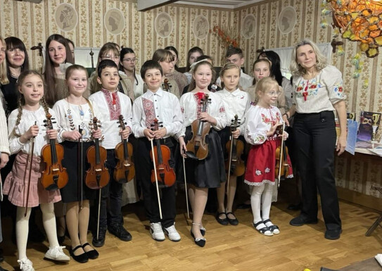 Концертна програма до Дня Європи в Україні та Міжнародного Дню Матері в музеї -садибі І.П.Котляревського