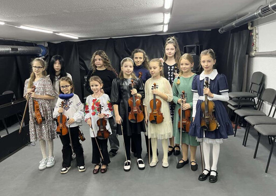 Учні молодших класів струнно-смичкового відділу склали свій передноворічний іспит