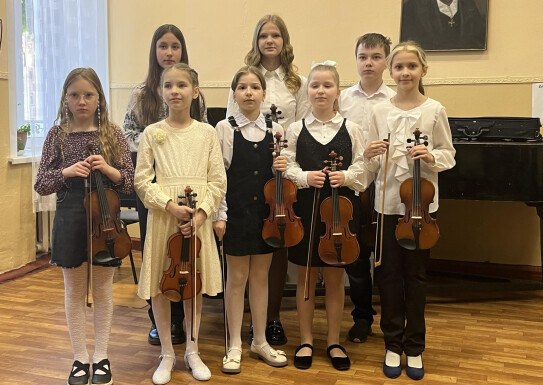 Перевідний іспит учнів 4 класу струнно-смичкового відділу