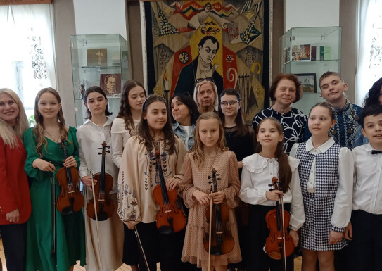 "Великодні передзвони"- мистецький захід в літературній частині музею І.П.Котляревського
