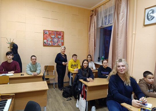 Лекція з учнями школи на тему: "Пісні лютого, які змінили життя українського народу"