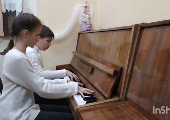 Концертні номери від учнів та викладачів Олени Матвієнко та Жанни Мінаєвої