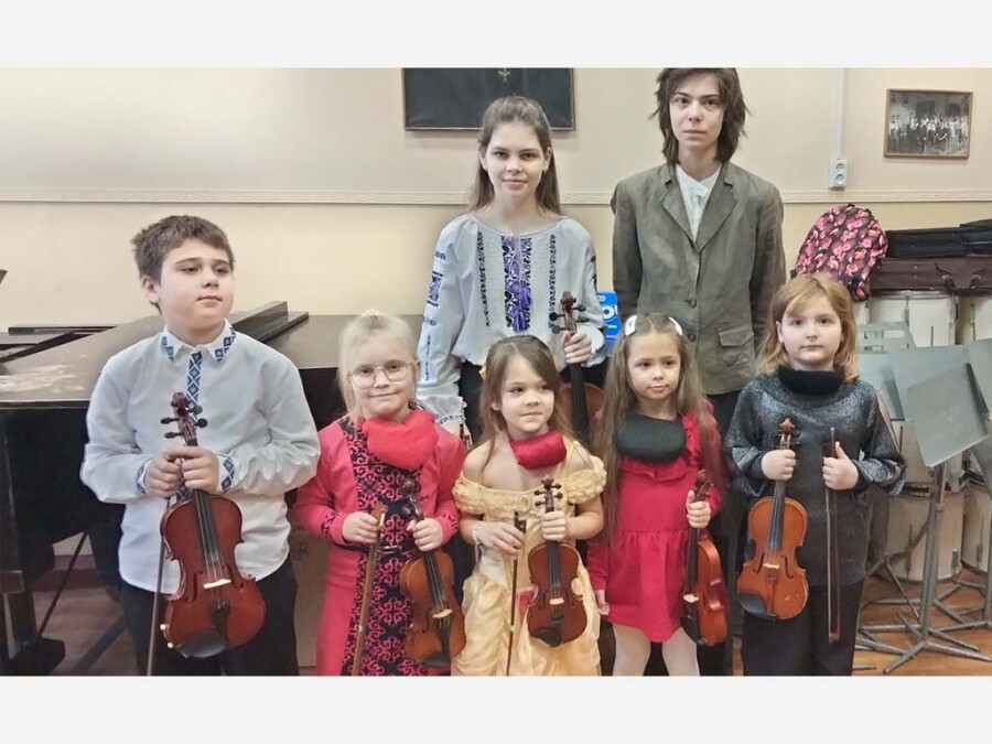 "СВЯТО ПЕРШОКЛАСНИКА" на струнно-смичковому відділі
