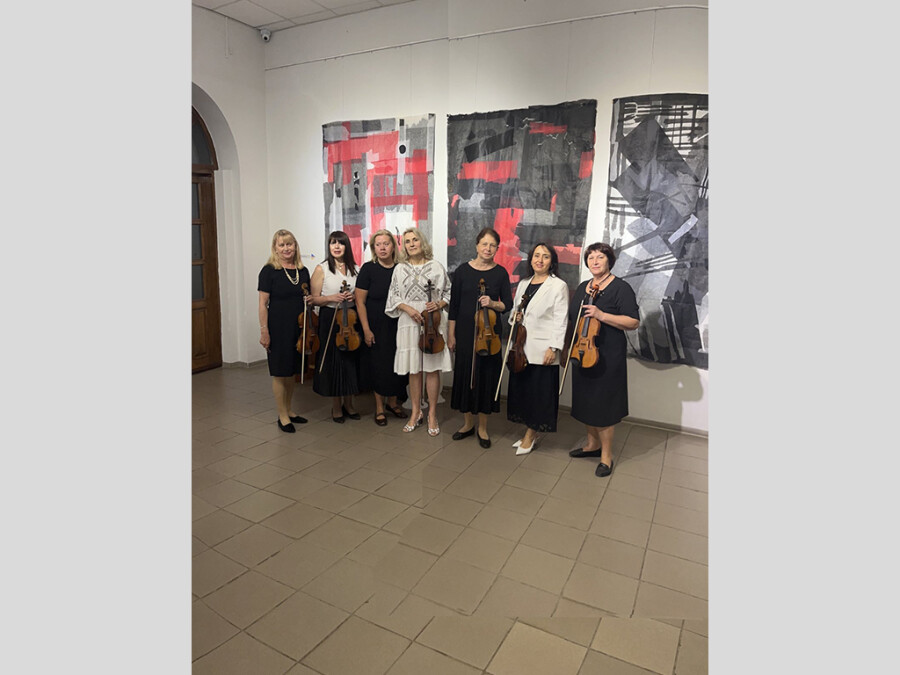 Участь камерного ансамблю "Класика" у відкритті звітно-виборної конференції Полтавської обласної організації Українського Червоногоз Хреста