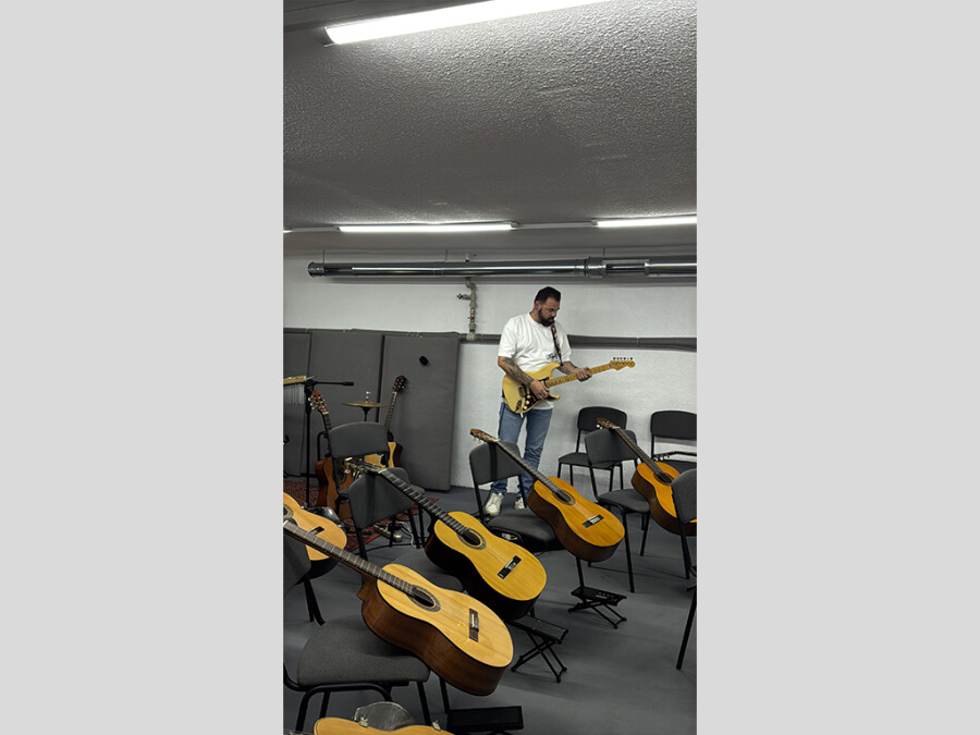 Презентація інструменту гітара